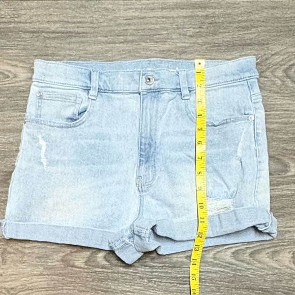 Wallflower Light Wash Jean Shorts - Picture 4 of 7